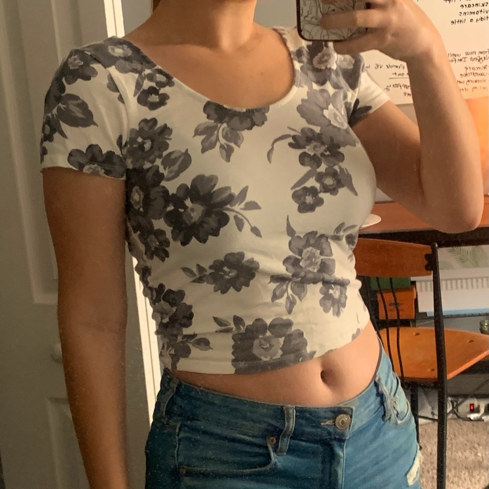 Prince & Fox Floral Black and White Cropped Shirt